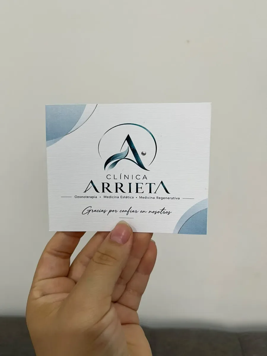 Tarjetas de agradecimiento para Clínica Arrieta — NH Creativo
